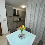 Sunset Escape, Relax A Due Passi Dal Mare Con Terrazza E Aria Condizionata Apartment *