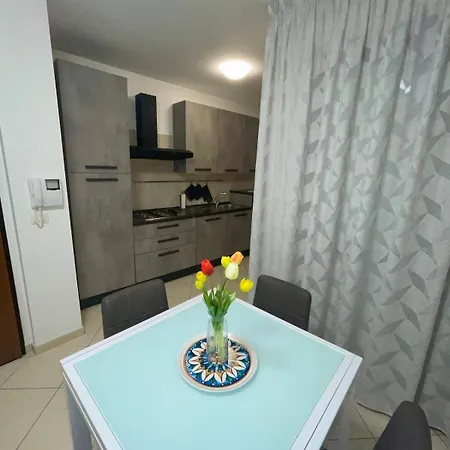 Sunset Escape, Relax A Due Passi Dal Mare Con Terrazza E Aria Condizionata Apartman *