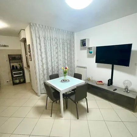 Sunset Escape, Relax A Due Passi Dal Mare Con Terrazza E Aria Condizionata Apartman