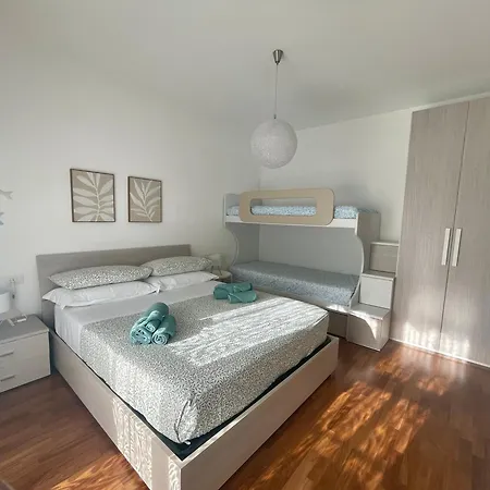 Apartamento Sunset Escape, Relax A Due Passi Dal Mare Con Terrazza E Aria Condizionata